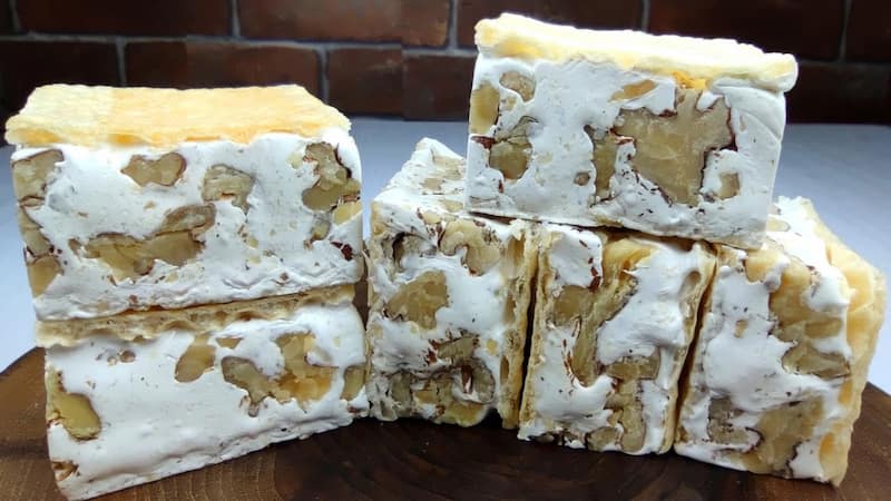 شیرینی نوقا گردویی با مواد اولیه مرغوب